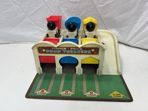 Vintage Fisher Price Little People Dump Truckers #979 Garage Gas Station 1965