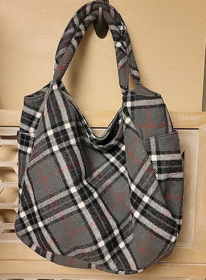 Bolso hobo holgado a cuadros. gris.rojo. blanco 14×12. Foto 2 de 4