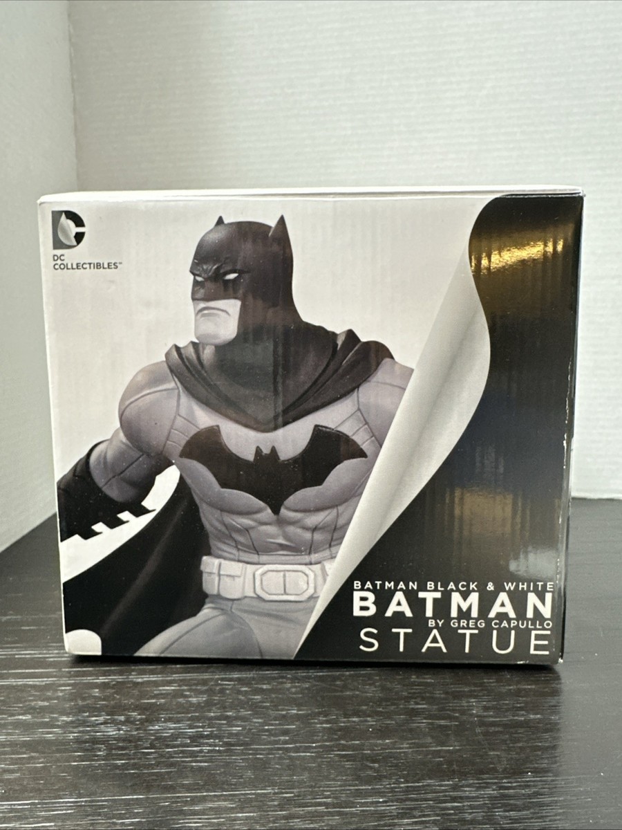 DC Collectibles Batman Black & White Batman Statue By Greg Capullo