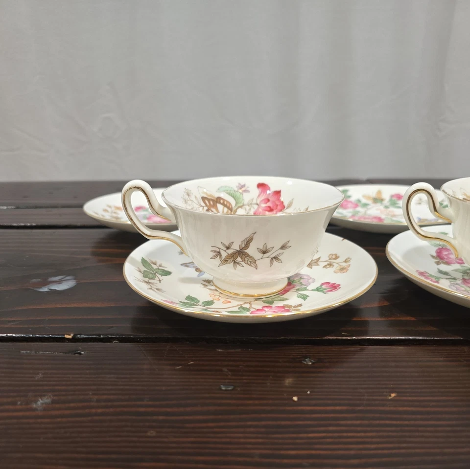 Tazas de té Wedgewood Charnwood flores rosas y mariposas, hechas en Inglaterra Foto 2 de 4