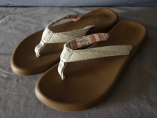 Flojos Flip Flops Women's Size 6 Floral Island Beach White Brown Sandals Tan