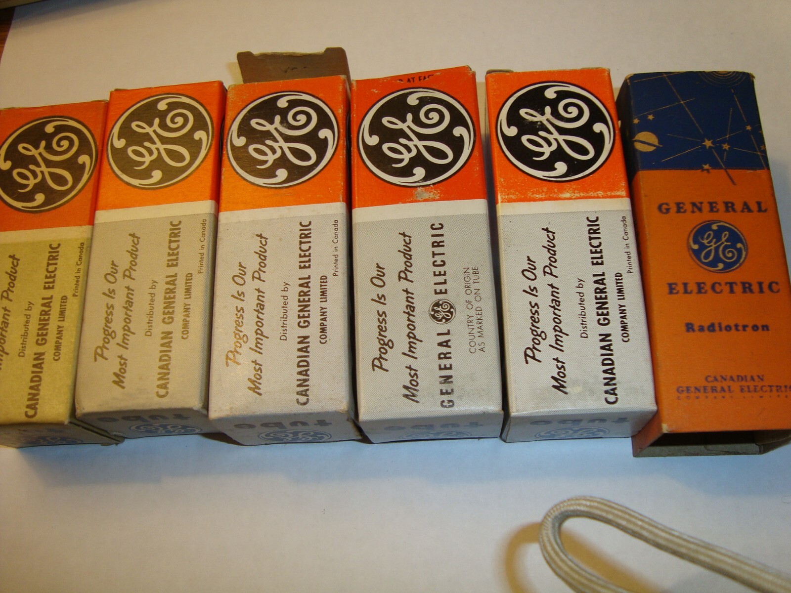 Tube électronique 6211 – GENERAL ELECTRIC – Années 1960 – Double Getter – Neuf