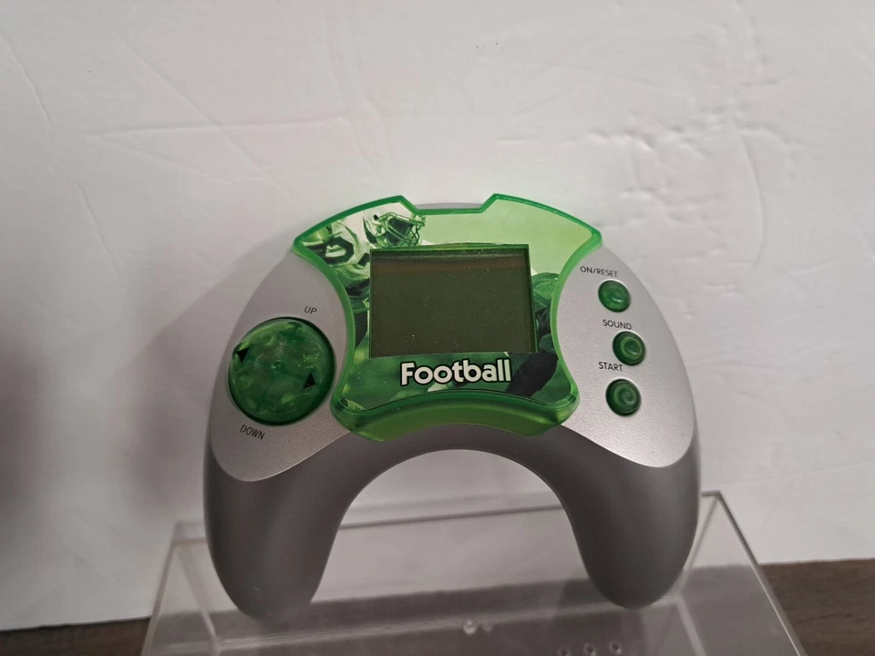 Juego de viaje de fútbol de mano electrónico de juguete LCD probado Foto 2 de 4