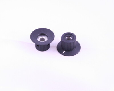 LOT OF TWO  70-3CB-2G RAYTHEON knob plastic Skirted