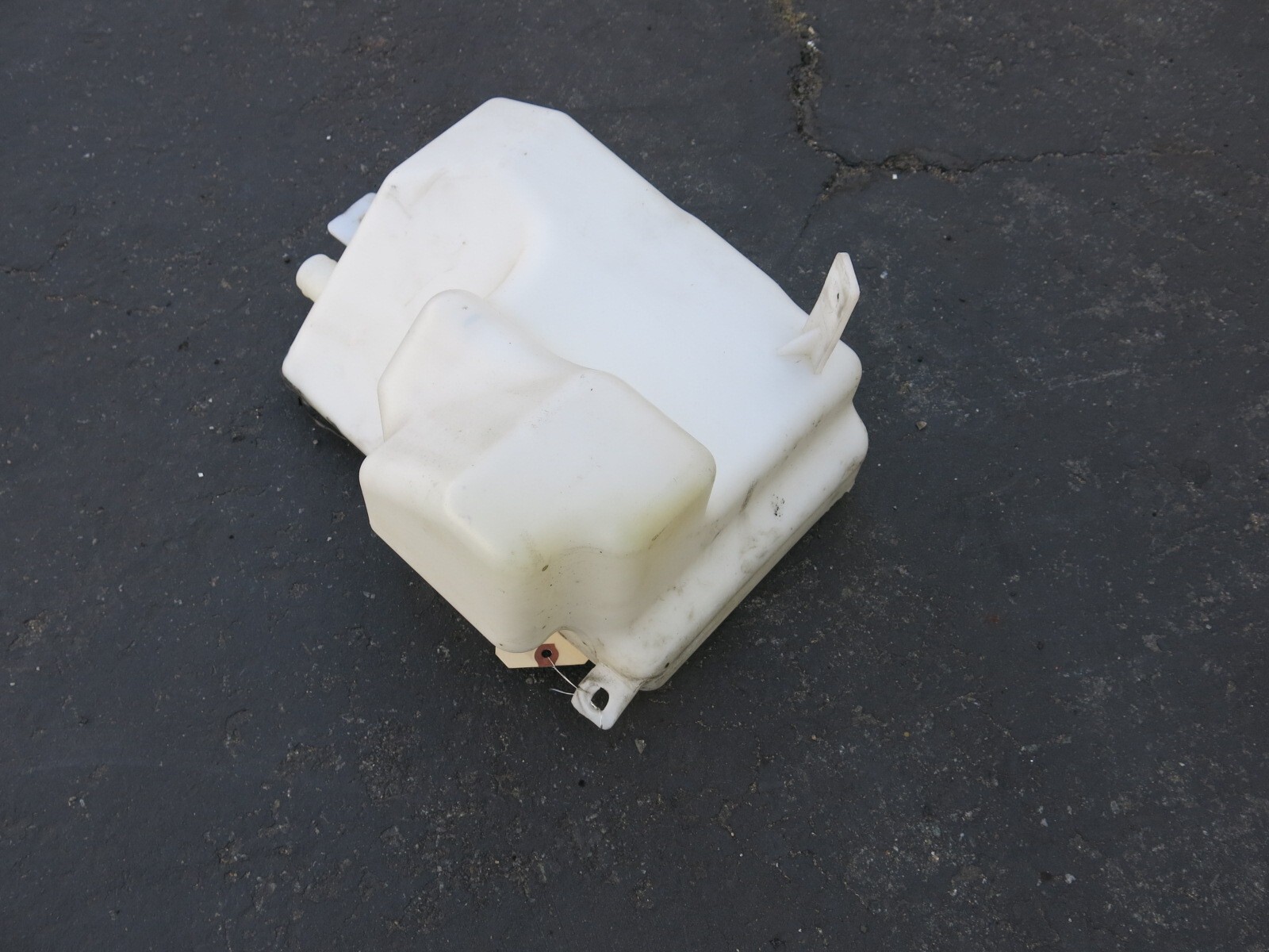 Aston Martin DB9 (2004-2012) Windshield Wiper Fluid Reservoir Tank Bottle