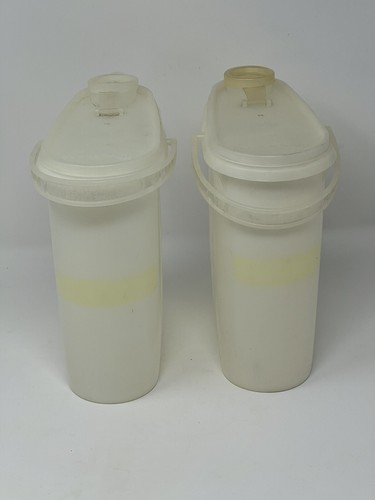 Vintage Tupperware #587 2 Qt Beverage Pitcher w/ Lid & Carry Handle Set Of 2 - Picture 3 of 7