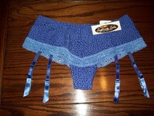 NWT B TEMPT'D by WACOAL FLIRT CHEEKY GARTER PANTIES 949170 496 purple S M L