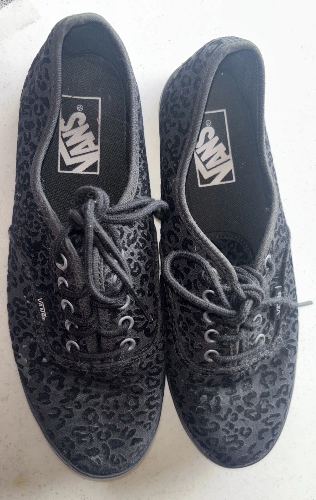 Vans Low Top Sneakers TC8D Woman's 8.5 Black Velvet Leopard Print (G2)
