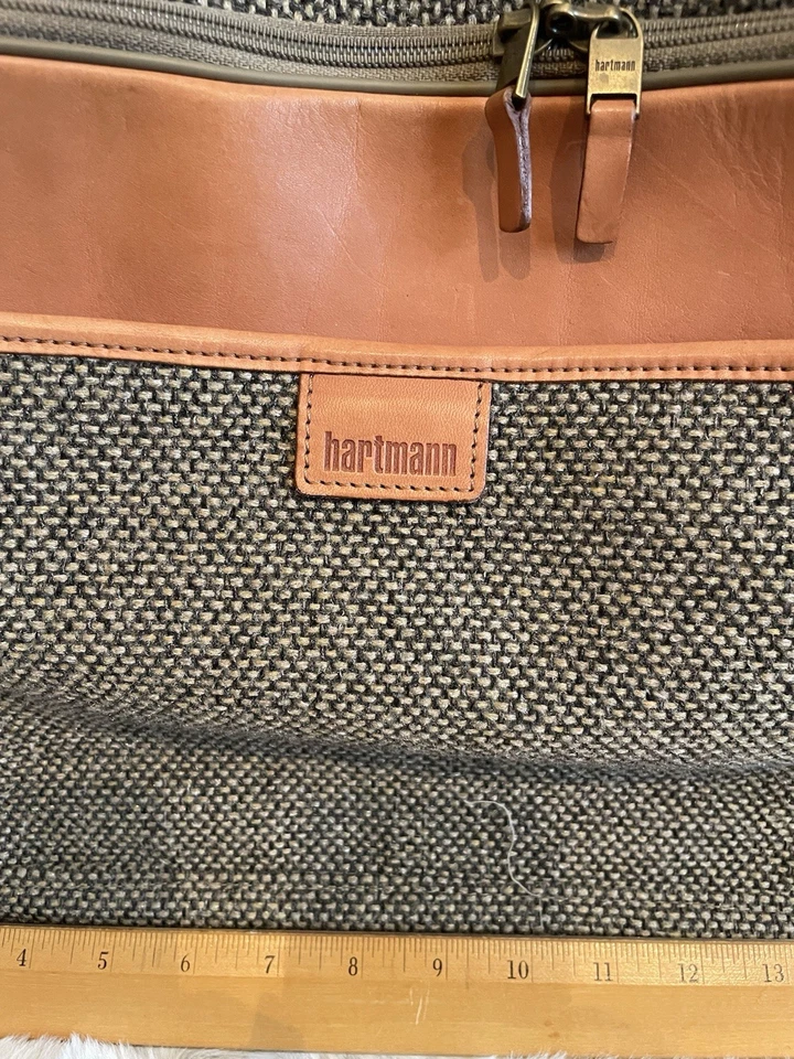 Maleta de mano Hartmann de nogal tweed y cinturón de cuero FC3 3 cremalleras Foto 2 de 4