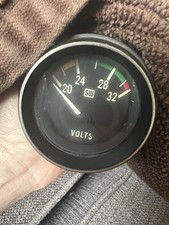 Stewart Warner Heavy Duty Elev Voltmeter Gauge 20-32 Vdc. 24 Volt 116. Stewart Warner Heavy Duty Elev Voltmeter Gauge 20-32 Vdc. 24 Volt 116.