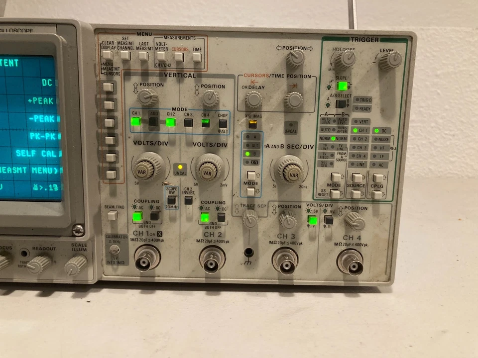 Osciloscopio de laboratorio Tektronix 2246 100 MHz unidad de prueba portátil Foto 3 de 4
