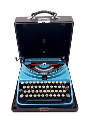 Olivetti Mp1 Ico in rare blue color. Clean and working. 