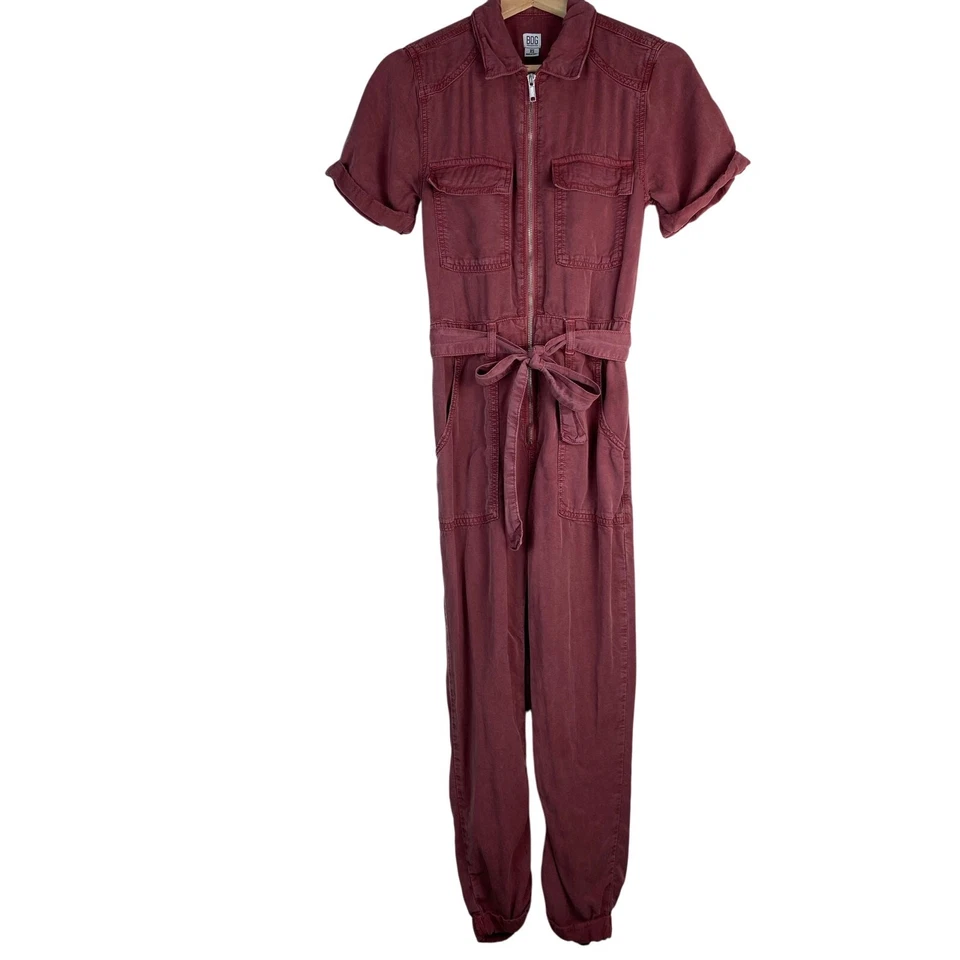 Mono utilitario Urban Outfitters BDG para mujer XS rosa polvoriento con cinturón manga corta Foto 2 de 4