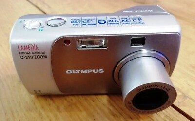 Vintage Digitalkamera: schöne Olympus CAMEDIA C-310 ZOOM, Japan 2004
