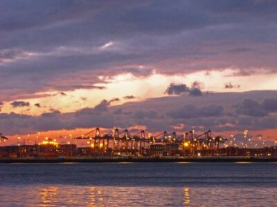 Foto 6x4 Containerterminal Southampton nach Sonnenuntergang Millbrook\/SU3813 um 2007