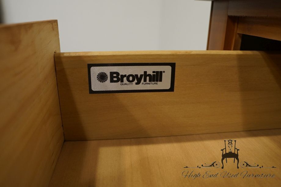 BROYHILL FURNITURE Solid Knotty Pine Country French 22" Lingerie Chest 6620-43