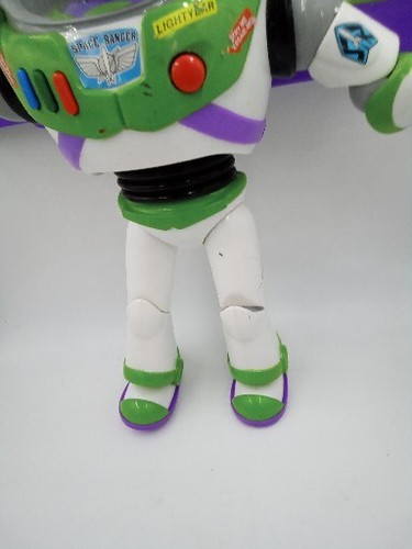 Buzz Lightyear Speaking Toy with flashing light and laser sounds Works - Picture 6 of 24