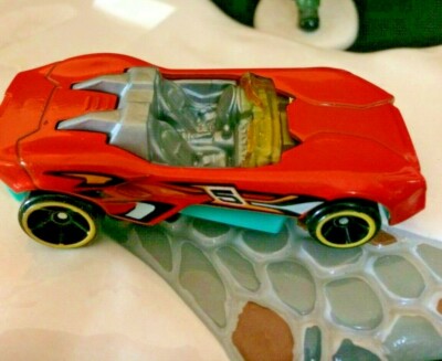 2018 TRACK BUILDER SYSTEM ''CARBONIC'' HOT WHEELS WITH BLUE/ GREEN BASE ~ LOOSE