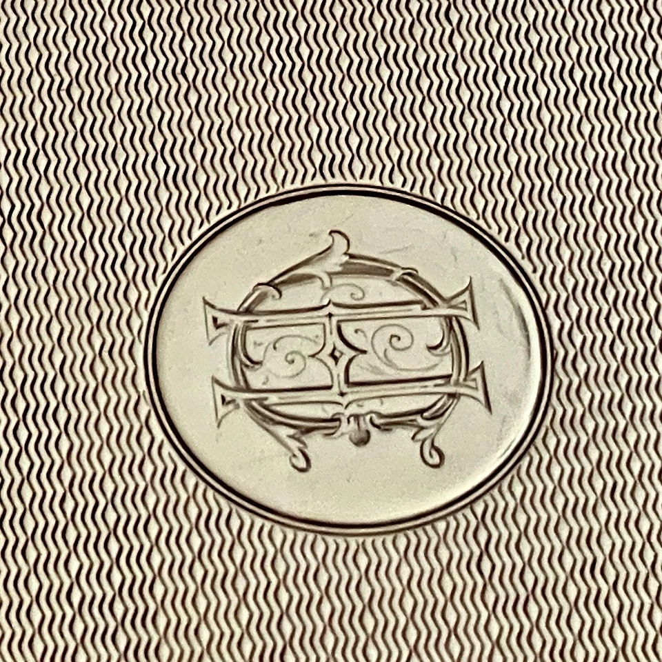 COLLECTABLE ART DECO STERLING SILVER CIGARETTE BOX ENGLAND C 1920'S - image 3 of 4