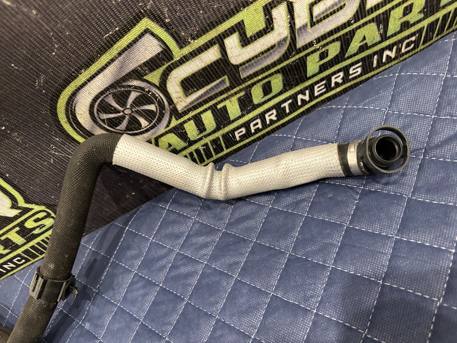 2017 AUDI R8 CONNECTING RIGHT PIPE HOSE 4S0131605A 4S0 131 605 A