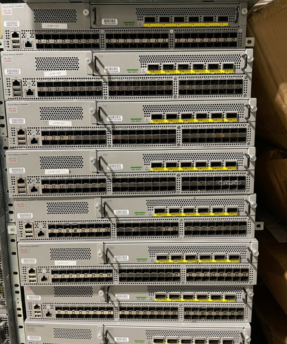 Cisco Nexus N9K-C9396PX 48x 1/10G SFP+ 6x40GB QSFP Switch N9K-M6PQ, N9K-PAC-650W - 第 1/2 張圖片