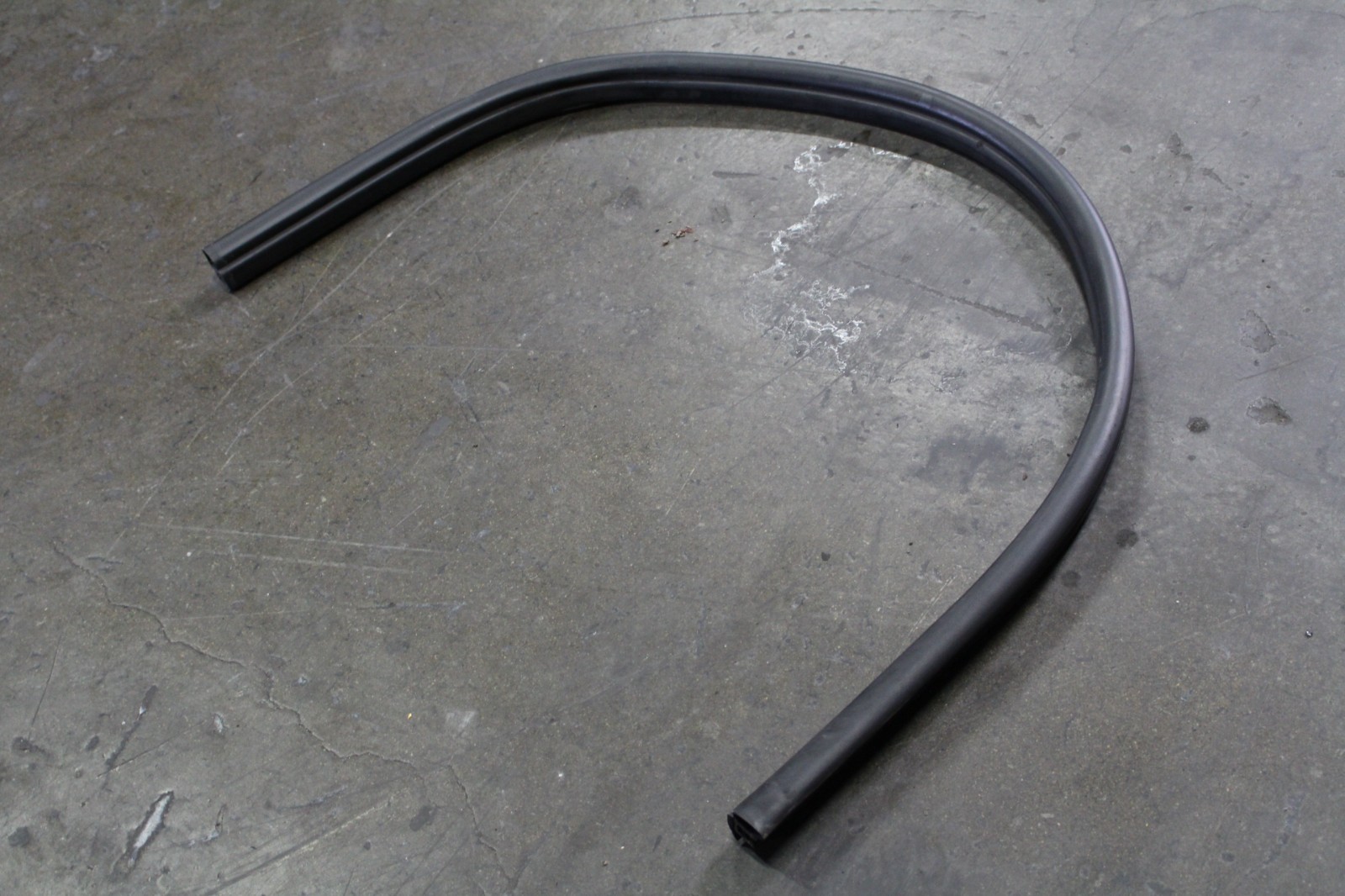 Ferrari 458 Italia Lower Door gasket P/N 82243600