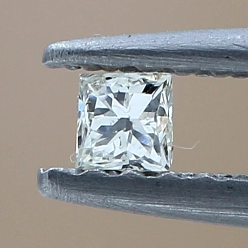 Tiny Natural Diamond 0.07cts Princess Shape Brilliantcut Diamond For Gift - Image 2 of 4