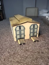 Marklin Vintage No. 412 2-Bay Engine Shed, Metal Painted 1952-1961, Lighted