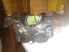 NEW Schutt Y-Flex Youth Football Shoulder Pads - Size Medium 