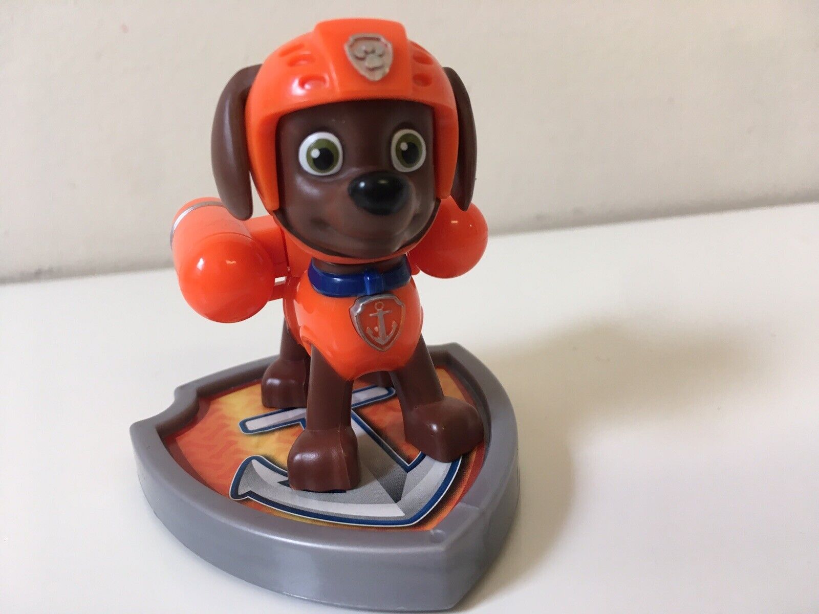 Paw Patrol Action Pack Badge Zuma Figure Spin Master - ToyWiz