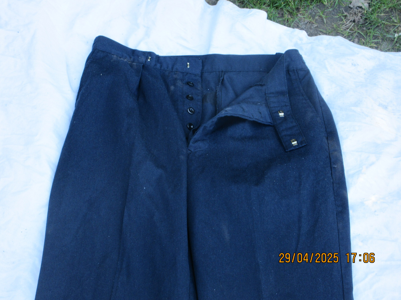 Picture 4 of 6