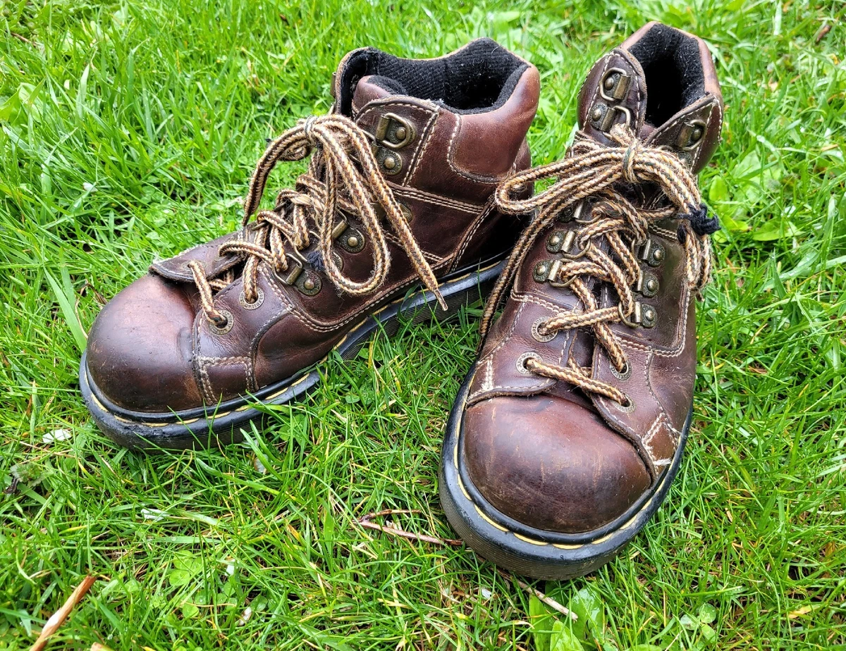 Vtg Dr. Martens England Lace Up Brown Leather Boots Women s Size