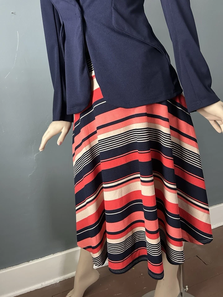 NEW Agnes & Dora Navy Blue Coral& Cream Stripped Skirt Size M (8-10) Pockets - Image 2 of 4
