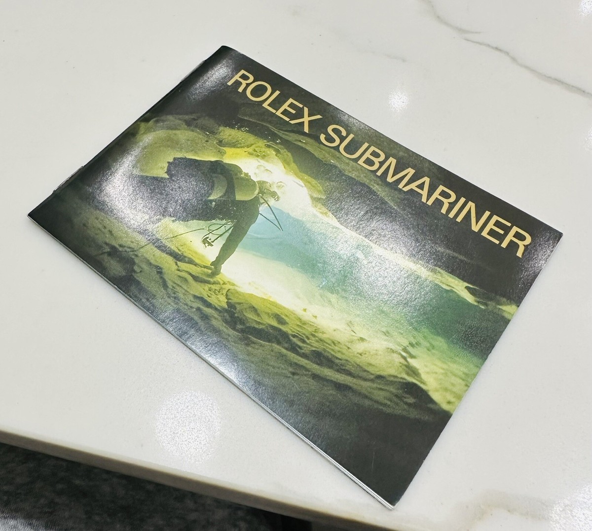 洋書 THE WATCH BOOK ROLEX OEM Rolex Submariner Booklet Manual Vintage 16610 16613