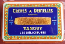 Vintage metal box. Tanguy Lace Pancakes
