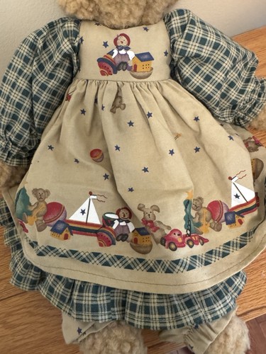 Vintage 1996 DAISY KINGDOM Craft Teddy Bear With Handmade Dress With Pants/BOW - Picture 12 of 22