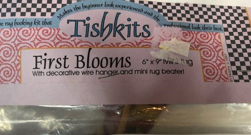 Tishkits First Blooms Primitive Rug Hooking Kit Decorative Hanger Rug Beater - Picture 3 of 7