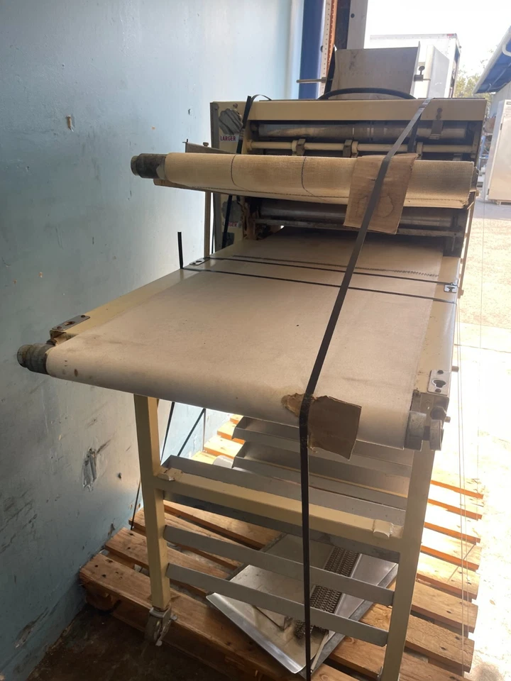 Moldeadora de masa moline modelo 100 Foto 3 de 4