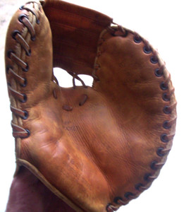 1950's - Early 1960's BIG KLU First Baseman's Mitt / Ted Kluszewski / #6838