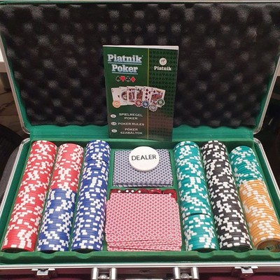 Piatnik-Pokerkoffer aus Alu mit 292 Chips, 5 Würfel, Karten und Spielregeln