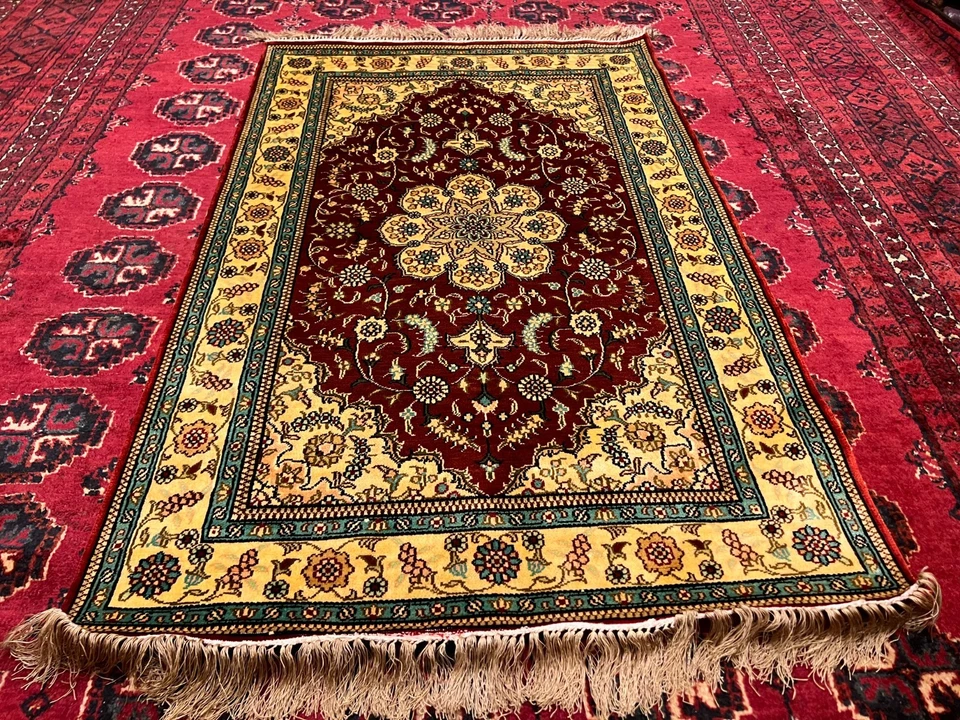 收藏家物品复古令人惊叹的天然丝绸花卉图案土耳其地毯 — 第 4/4 张图片