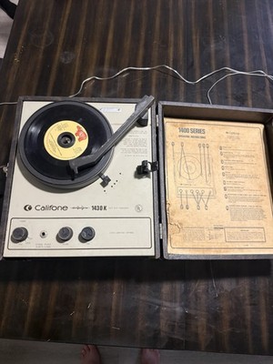 Vintage Califone 1430K Record Player Portable Phonograph Working Tested Speaker
