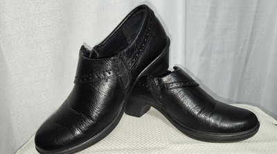 Easy Street Darcy Women's 7W Black Comfort Side Zip Low Heel Shoes Casual