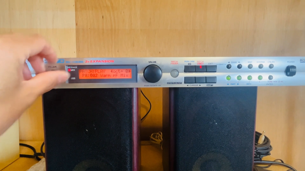 Roland XV-5050 Synthesizer Sound Module 64 Voice W/Cable Working