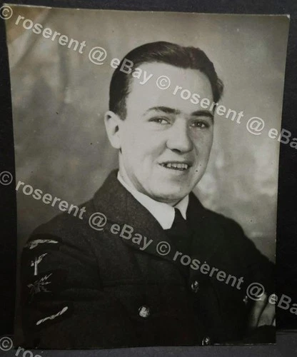 WW2 an RAF Bomber Command Air Gunner with Sleeve badge- original photo 10 by 8cm