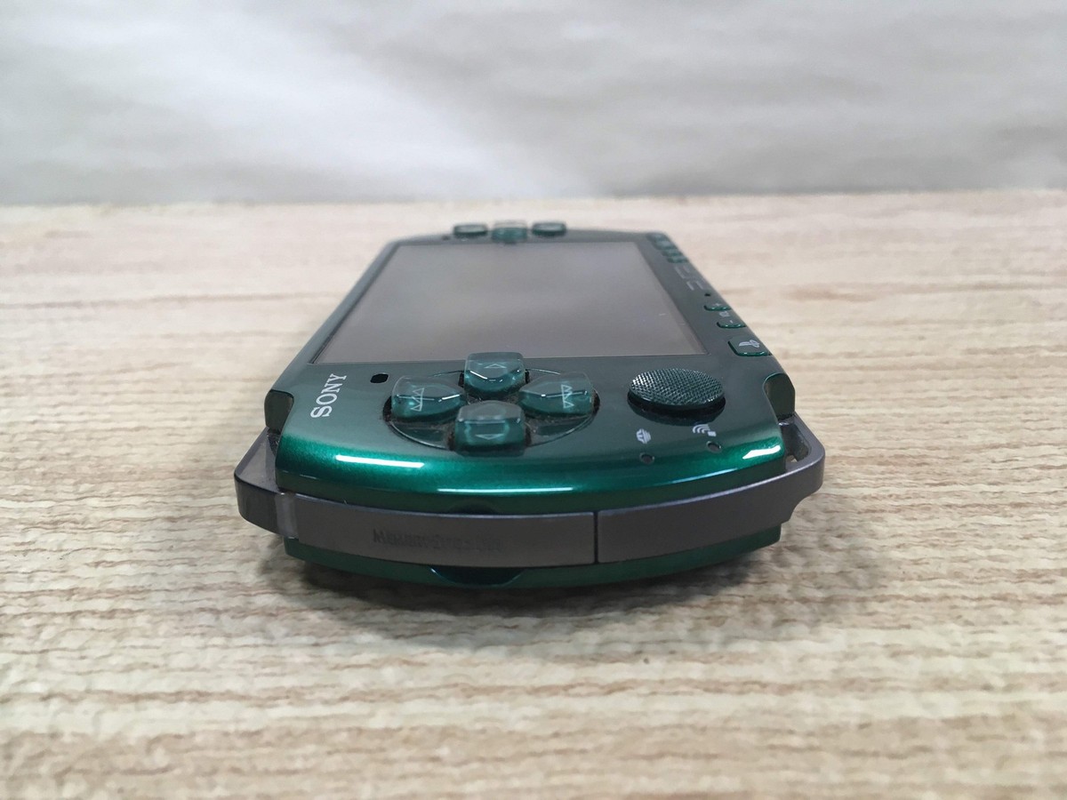 本体PSP-3000  (106) PSP Sony Psp 3000 Main Unit, Charger, Case, With Game Disc