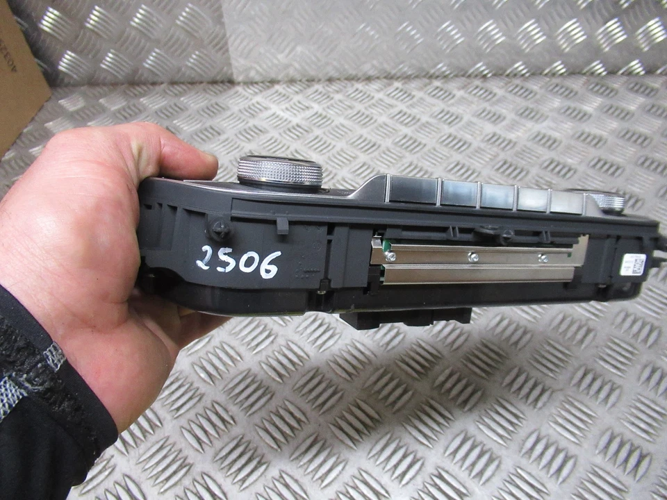 AUDI A4 SE 35 B9 2019 2,0 TSFI MK5 berlina módulo de control de clima ref2506 Foto 3 de 4