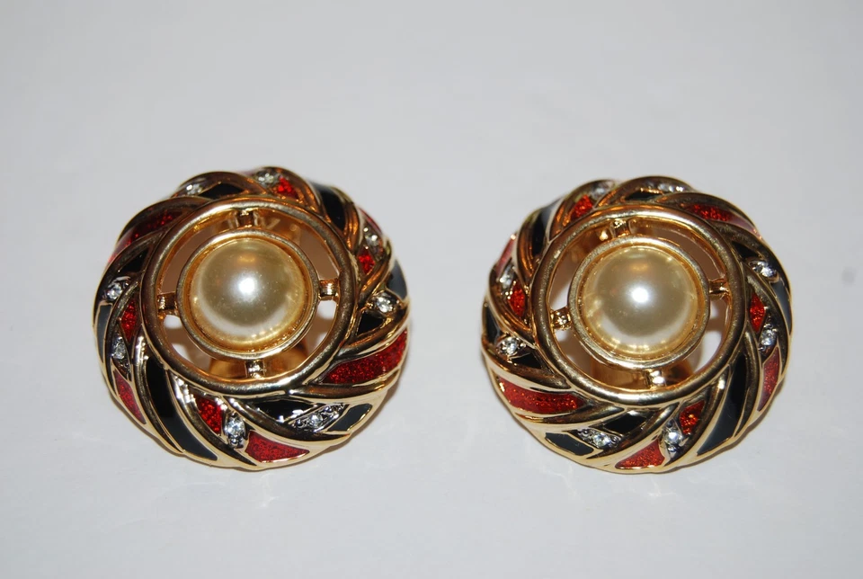 DE COLECCIÓN ESMALTE ROJO Y NEGRO CON PERLA SINTÉTICA Y PEDRERÍA CLIP EN PENDIENTE REDONDO Foto 2 de 4