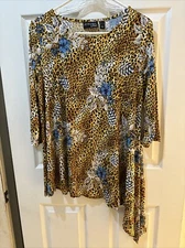 Attitudes by Renee Como Jersey Printed Top Asymmetric Hem-Animal-Medium-A353109