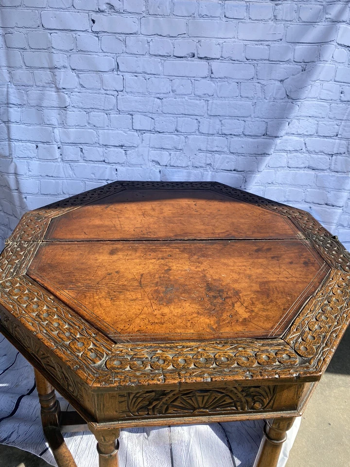 Antigua mesa de juego tallada roble abatible mesa de cartas Foto 2 de 4